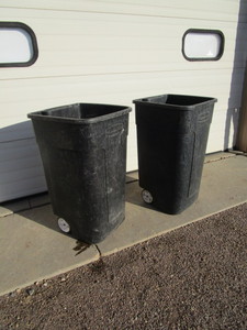 (2) Garbage Cans wWheels
