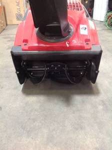 Honda HS720 20-in 187-cc Single-Stage Gas Snow Blower with Pull Start in good condition