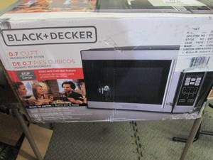 Sunbeam 0.7 Cu. Ft. 700-Watt Counte...