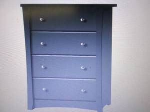 Storkcraft Crescent 4-Drawer Dresse...