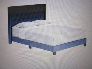 Accent Mia Upholstered Platform Bed...