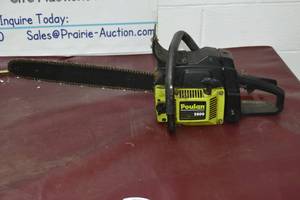 Poulan 2800 Chainsaw