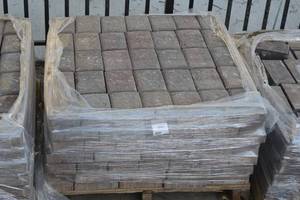 Pallet of high end 5.5 X 8.25 Patio Pavers 7 layers high 66-73 are the same style of brick