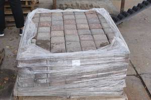 Pallet of high end 5.5 x 5.5  Patio Pavers 6 layers high 66-73 are the same style of brick