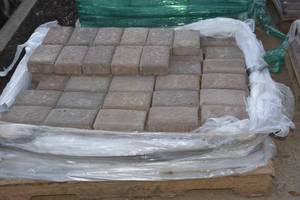 Pallet high end patio pavers mostly 5.5 x 8.25 dimensions some 5.5 x 5.5 roughly 4.5 layers high 66-73