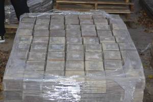 pallet of high end 5 square Patio Pavers 5 layers high 74-77 same style