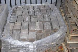 pallet of high end&nbsp 5x 10 Patio Pavers 4.75 layers high 74-77 same style