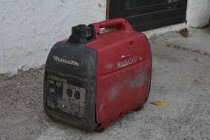 Honda EU2000 Generator see video for start up