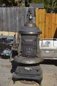 Round Oak 18-T-3 estate of D Beckwith Dowagiac MI Parlor Stove