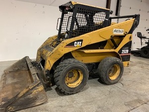 lot 1 image: 2008 Bobcat 252B Skid Loader - NO Reserve