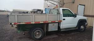 lot 5 image: 1998 Chevrolet K3500 1-Ton Diesel 4x4 Flat Bed Truck with Dump Box