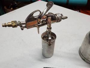lot 51 image: (3) Assorted Paint Sprayers Guns