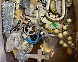 lot 112 image: Religious Grouping