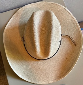 lot 111 image: Texas Hat Company Genuine Palm Leaf Hat