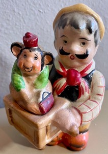 lot 117 image: Vintage Salt & Pepper Shakers