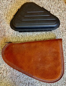 lot 136 image: 4 Gun Cases