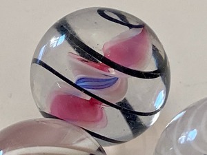 lot 175 image: Five Pretty Marbles