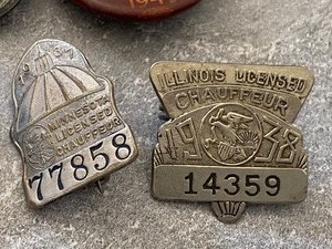 lot 197 image: Variety of Vintage Chauffeur Pins