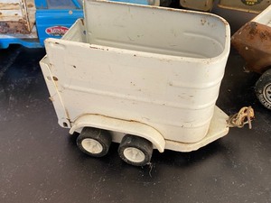 lot 208 image: Variety of Vintage Trucks including Tonka and Nylint