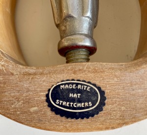 lot 287 image: Made-Rite Hat Stretcher