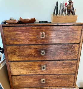 lot 299 image: Leather Working Station