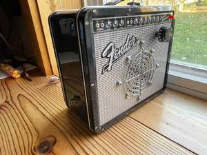 lot 325 image: Fender Speaker Lunch Box