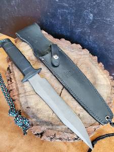 lot 58 image: SOG Bowie Knife with Sheath