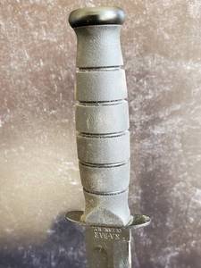 lot 71 image: KA-BAR Hunting Knife