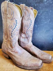 lot 76 image: Pair of Mens Nocona Western Boots Size 9-12