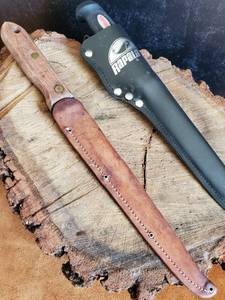 lot 77 image: (2) Fillet Knives with Sheaths