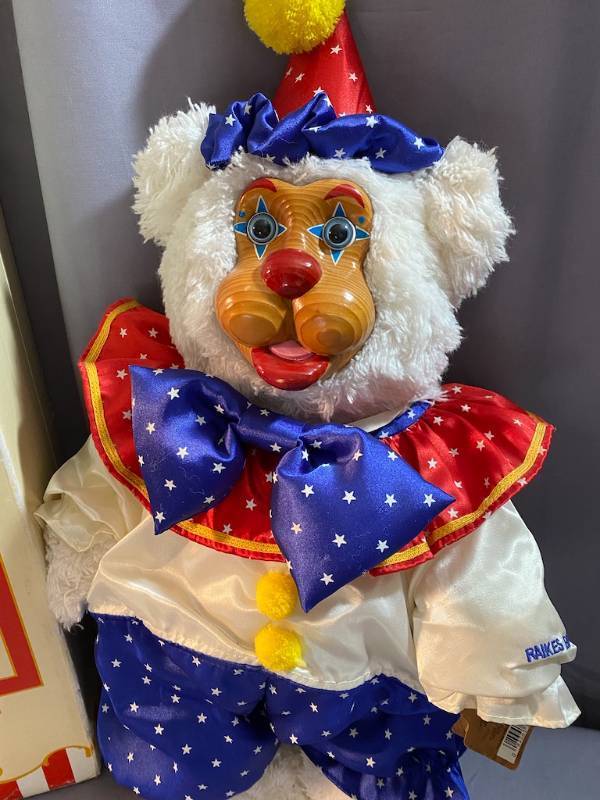 lot 300 image: Raikes Originals Circus Collection 17th Edition Bailey Bear