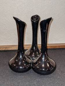lot 21 image: Mid Century Modern Van Briggle Signed Glossy Black Triple Vase, 7