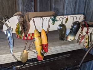 lot 68 image: Assortment of Antique Fishing Tackle