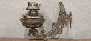 lot 102 image: Antique Victorian Cast Iron Oil Lamp Wall Mount Holder