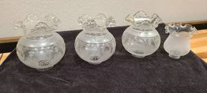 lot 96 image: 4 Round Ruffled Edge Etched Round Glass Lamp Shades