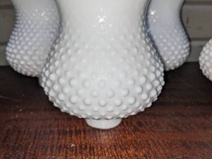 lot 119 image: 4 Milk Glass Hobnail Lamp Shades