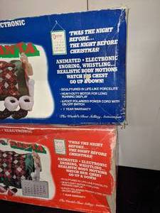 lot 70 image: Vintage Mr. Christmas Motion-Ettes Sleeping Santa & Mrs. Santa
