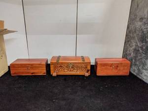 lot 175 image: 3 Wood Dresser Boxes