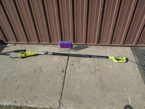 Sun Joe 110 volt pole sawtrimmer. Tested & works. As shown.