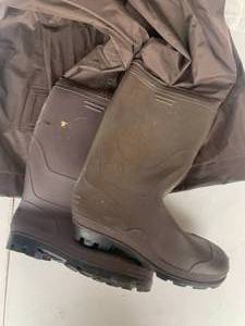 lot 57 image: Dark Lightning Chest Waders