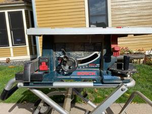 lot 12 image: Bosch 4000 10 Table Saw