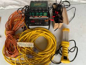 lot 142 image: Power supplies