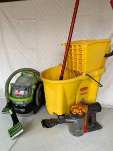 lot 156 image: Cleaning Equipment