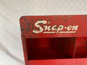 lot 157 image: Vintage SnapOn Tool Cubby with Hanger