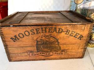 lot 172 image: Beer Crate, Sign and Cans