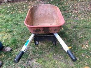 lot 189 image: Ace Hardware Wheelbarrow