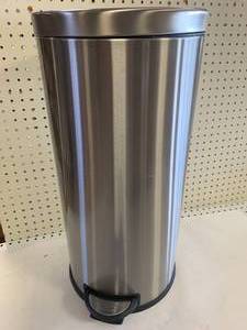 Quality Zero Garbage Can 24 ��Tall