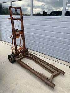 Dayton 500lb Material Lift