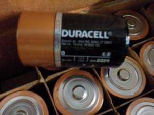 Case of 112 Duracell size D Batteri...