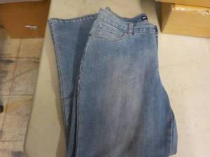 Lee Classic Fit womens jeans size ...